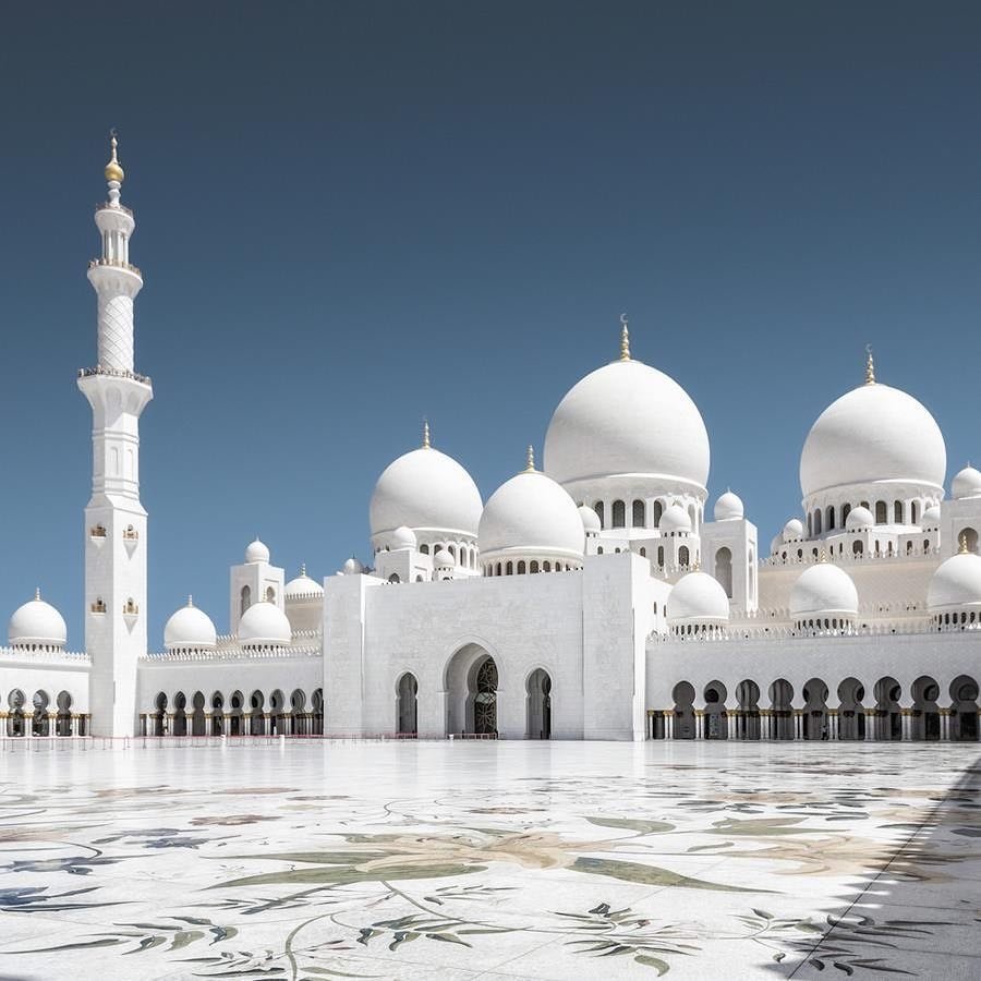 Abu Dhabi dalam 3 Hari: Dari Masjid Agung hingga Louvre dan Corniche