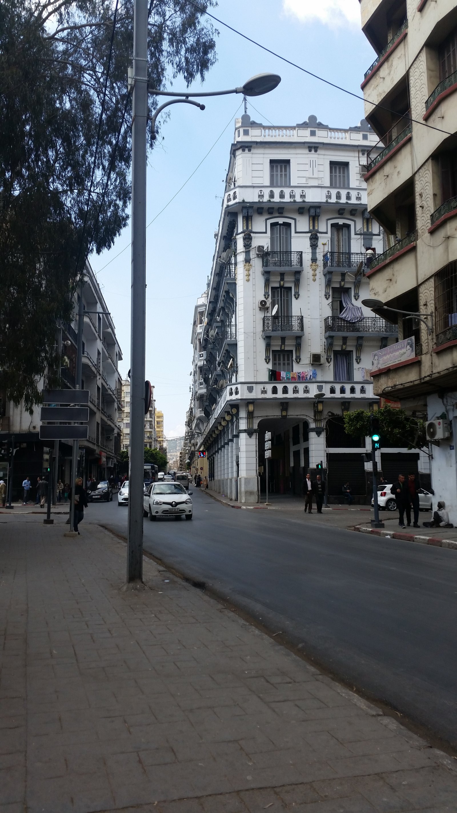 كارانتيكا وأكثر: دليل المذاق الحقيقي في وهران